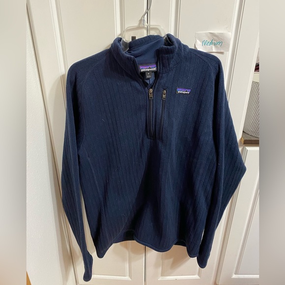 Patagonia men’s half zip pullover size medium